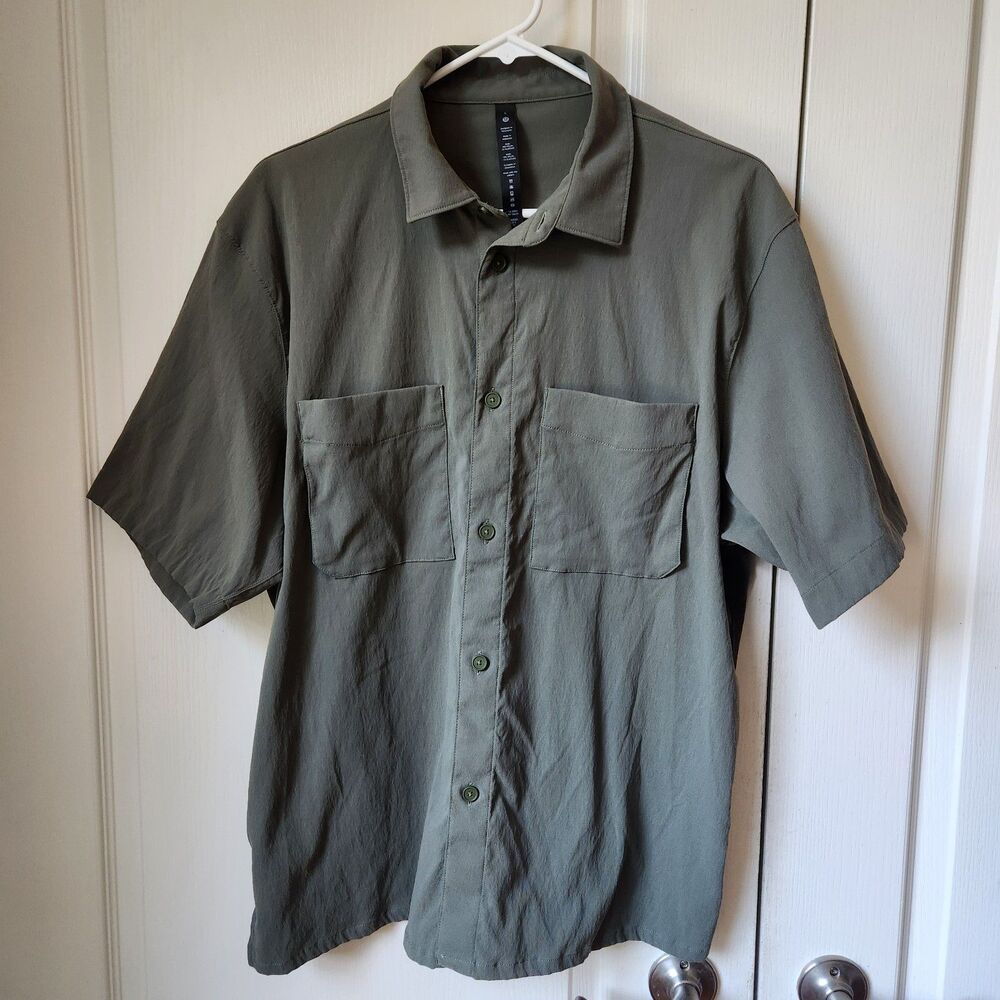 Lululemon Men's Large Shirt Short Sleeve Button Up Forest Dark Green Olive L